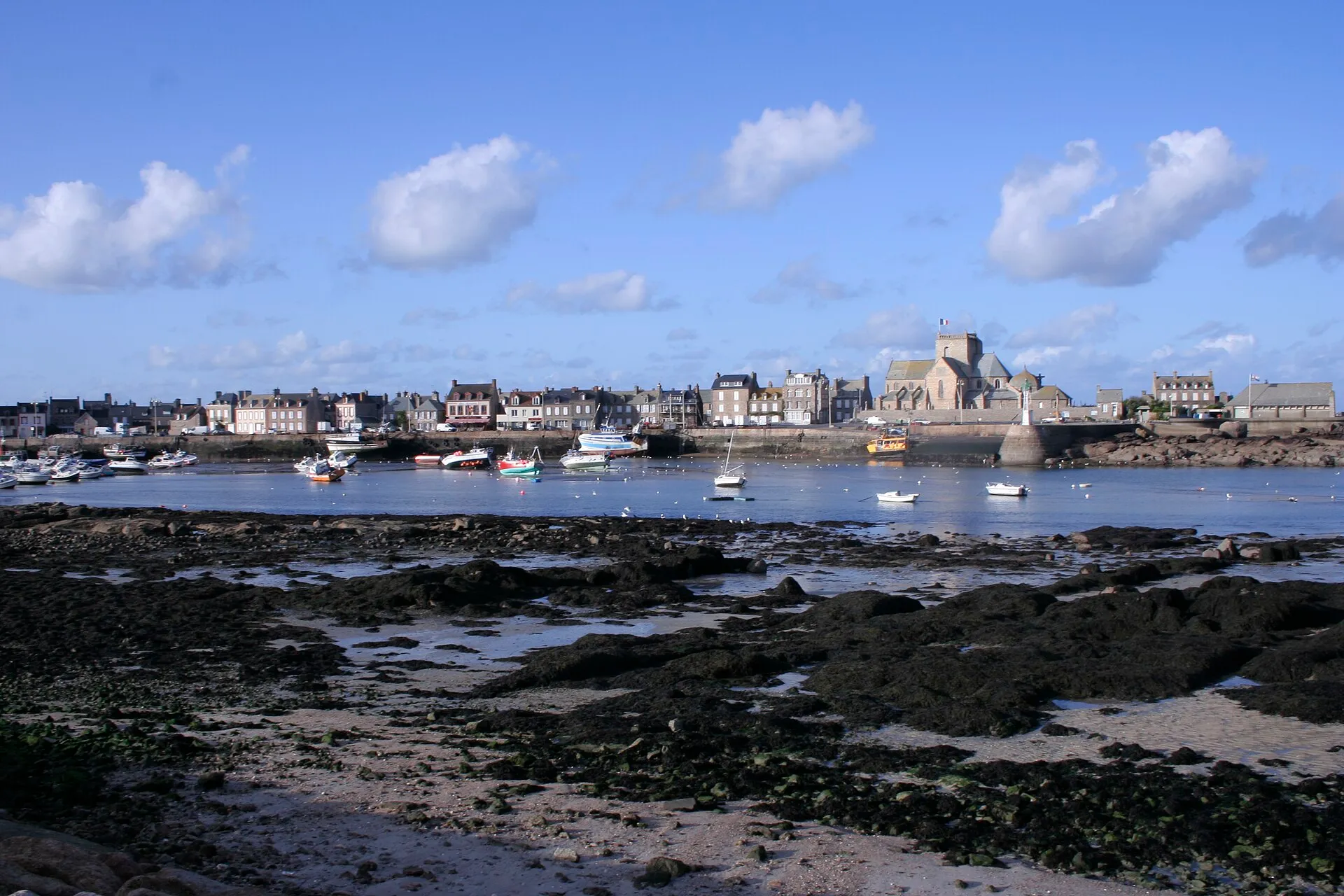 Les ruelles et maisons traditionnelles de Barfleur