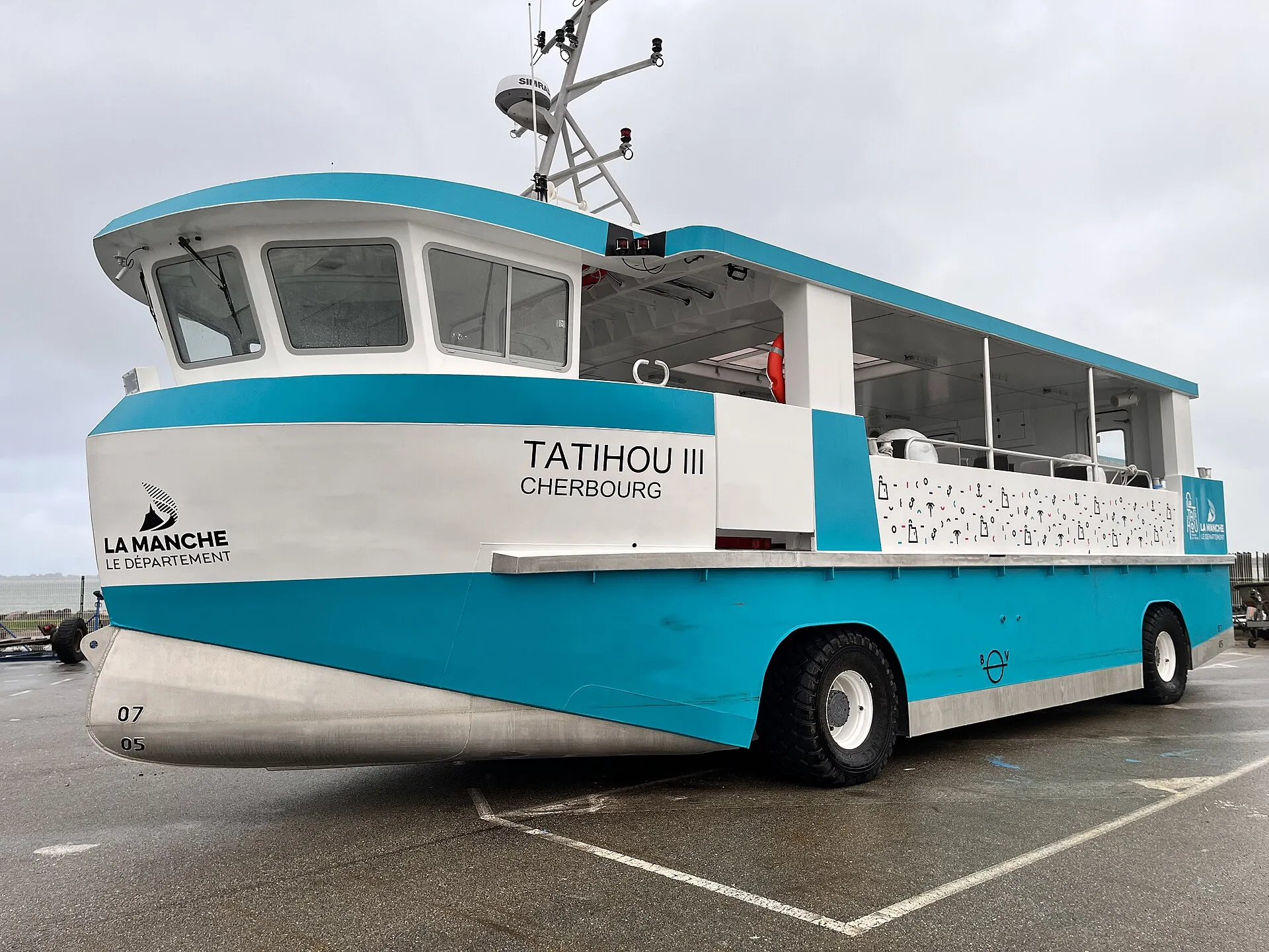 Le bateau amphibie Tatihou III, qui relie Saint-Vaast-la-Hougue à l'île